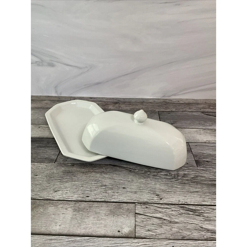 Savoir Vivre Madison Blanche Butter Dish with Knob Ceramic White